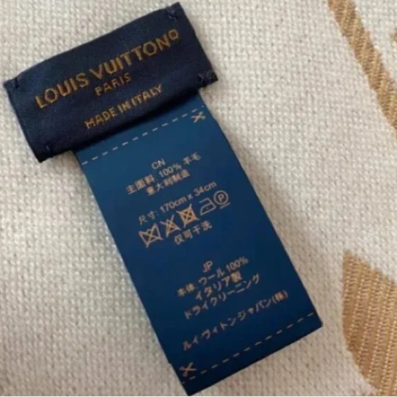 Louis Vuitton Beige and White Monogram Scarf - Picture 4 of 5